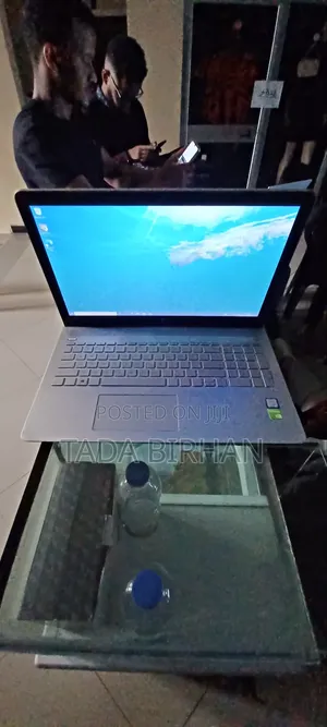 Laptop HP Pavilion 15 8GB Intel Core I5 HDD+SSD 1T