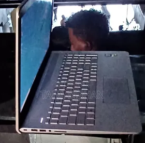 Laptop HP Pavilion 15 8GB Intel Core I5 HDD+SSD 1T