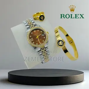 Luxurious Gucci Women's Watch With Bracelet