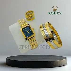 Luxurious Gucci Women's Watch With Bracelet