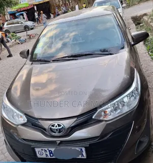 Toyota Yaris 2020 Gray