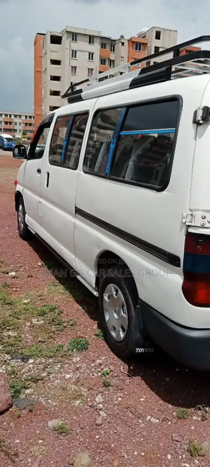Toyota HiAce 2005 White