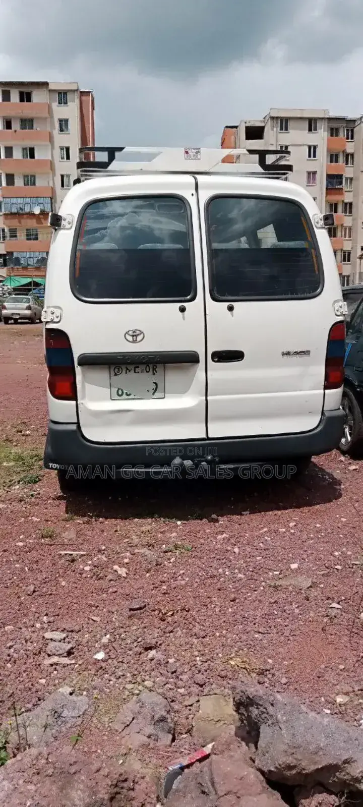 Toyota HiAce 2005 White