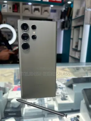 Photo - Samsung Galaxy S23 Ultra 256 GB Green