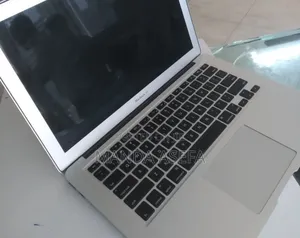 New Laptop Apple MacBook Air 4GB Intel Core I5 SSD 128GB