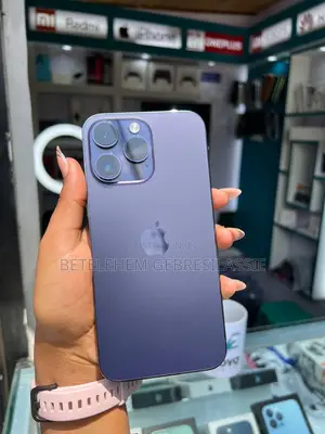 Photo - Apple iPhone 14 Pro Max 256 GB Purple