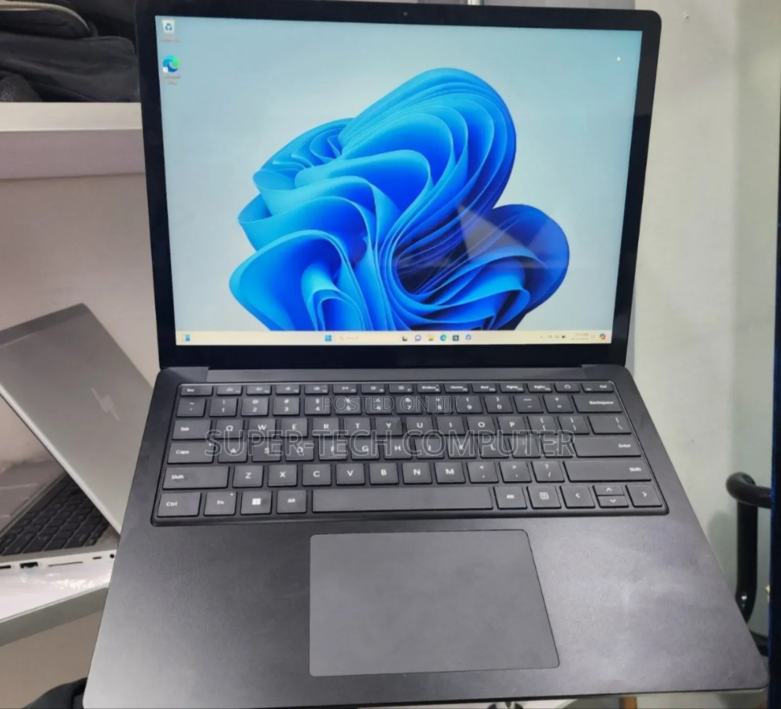 New Laptop Microsoft Surface Laptop 5 8GB Intel Core I5 SSD 512GB