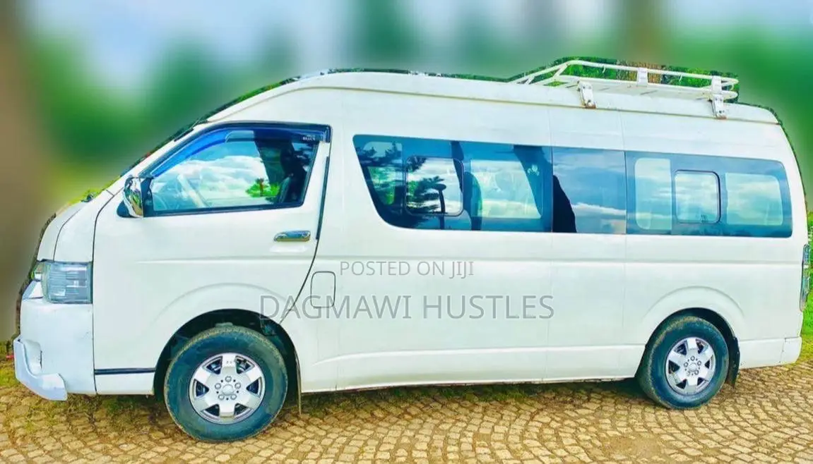 Toyota HiAce 2014 White