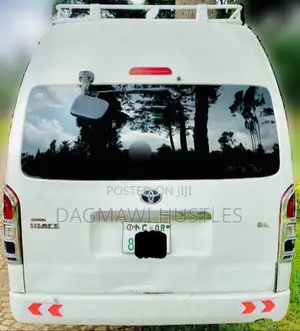 Toyota HiAce 2014 White