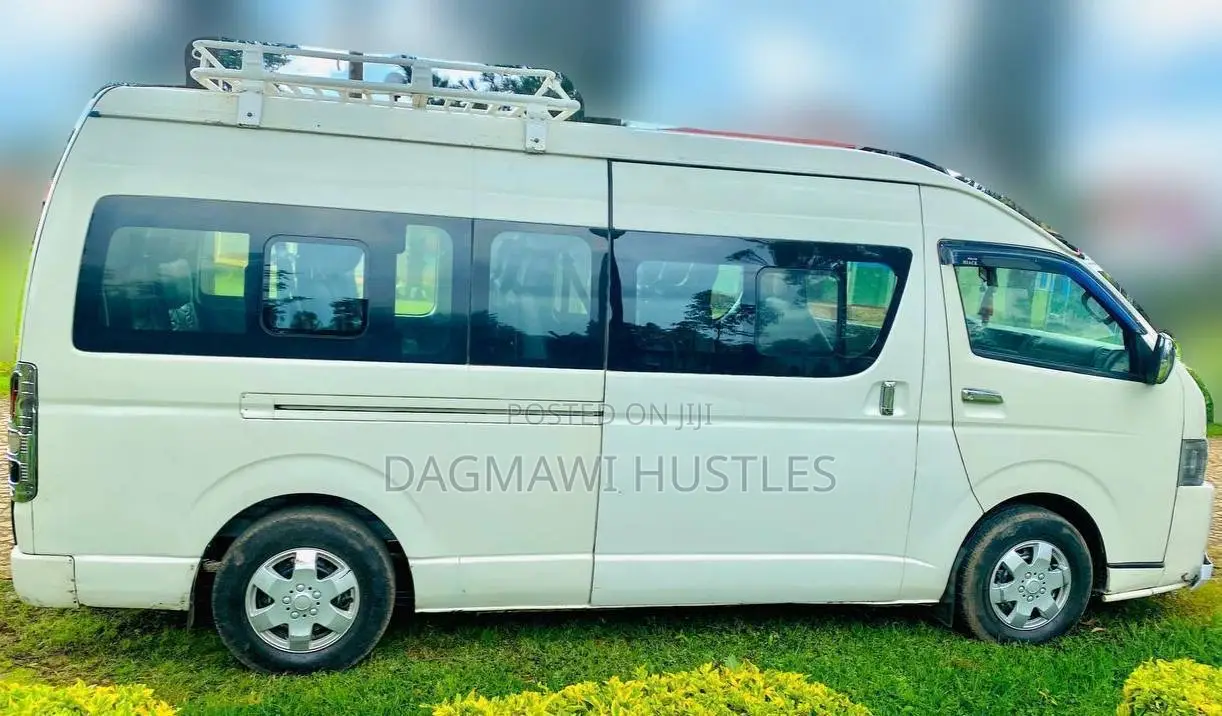 Toyota HiAce 2014 White