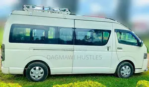 Toyota HiAce 2014 White