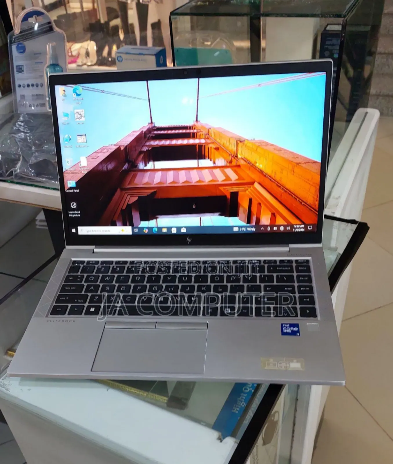 New Laptop HP EliteBook 840 G8 16GB Intel Core I7 SSD 512GB