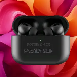 Airpod Pro Earbud Combines Style and Function