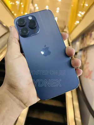 Photo - Apple iPhone 14 Pro Max 256 GB Purple