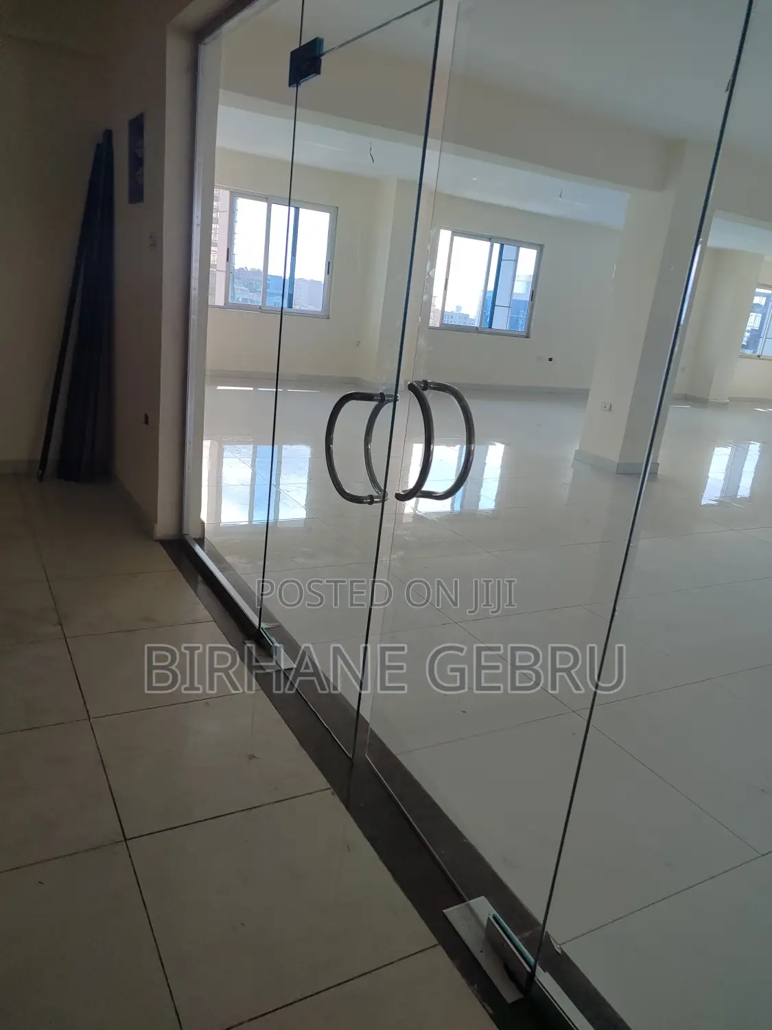 Luxury Apartiment Rent for Office