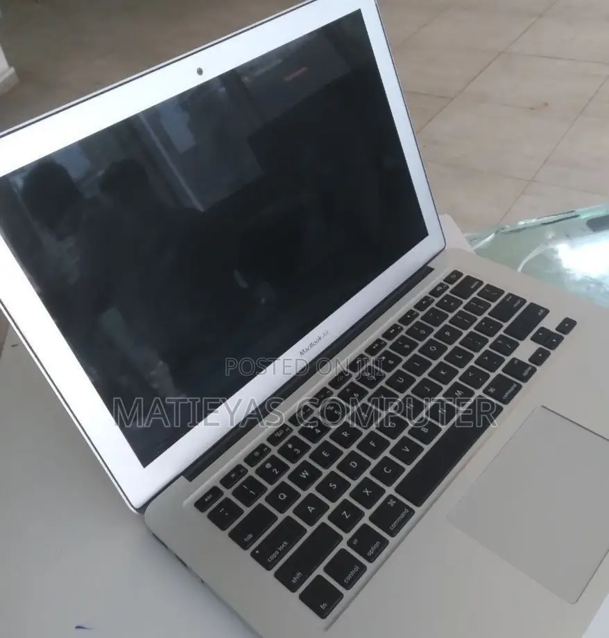 New Laptop Apple MacBook Air 2014 4GB Intel Core I5 SSD 128GB