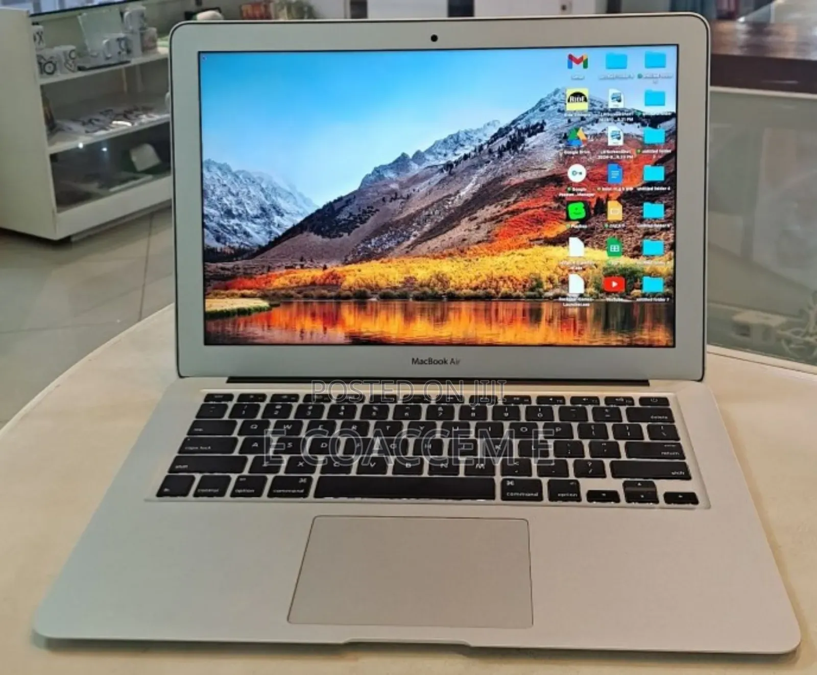 New Laptop Apple MacBook 8GB Intel Core I5 SSD 128GB