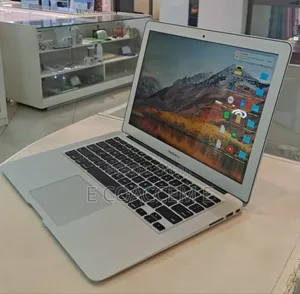 New Laptop Apple MacBook 8GB Intel Core I5 SSD 128GB