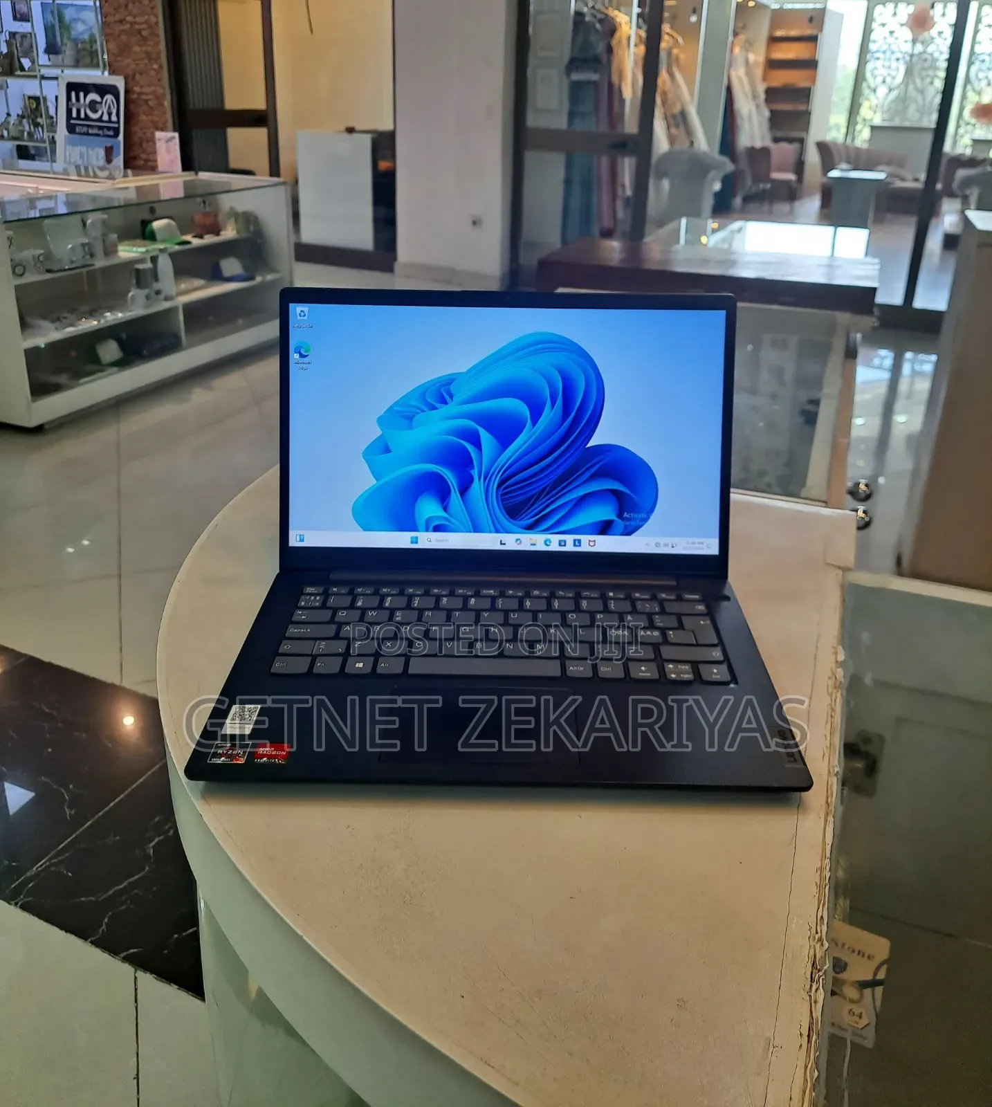 New Laptop Lenovo IdeaPad 130 8GB AMD Ryzen 5 SSD 256GB