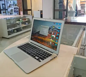 Photo - New Laptop Apple MacBook Air 2017 8GB Intel Core I5 SSD 128GB