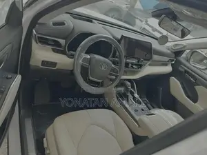 New Toyota Highlander Limited AWD 2024 White