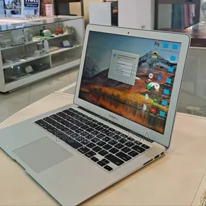 Photo - New Laptop Apple MacBook Air 2017 8GB Intel Core I5 SSD 128GB