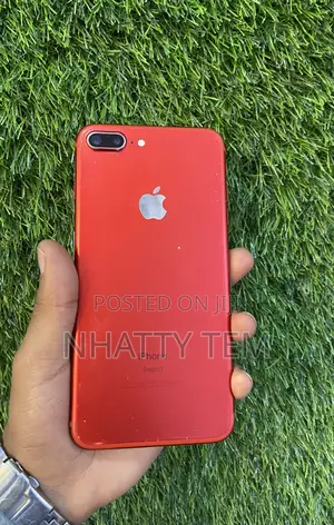 Photo - Apple iPhone 7 Plus 128 GB Red