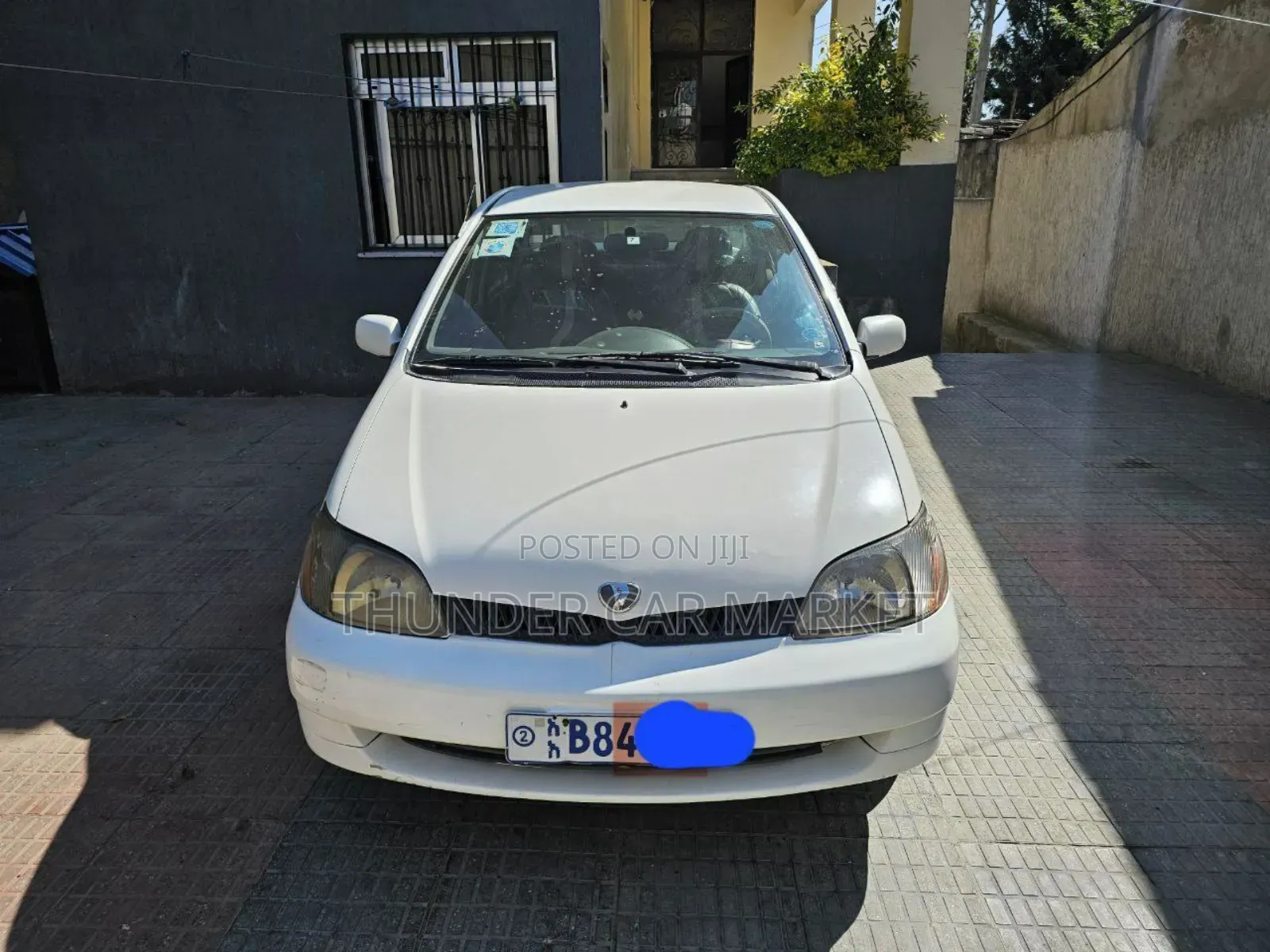 Toyota Platz 2001 White