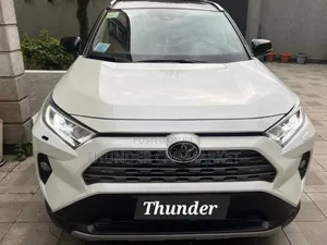 Photo - Toyota RAV4 2020 White