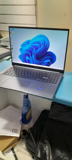 New Laptop Asus VivoBook 15 X505BA 20GB Intel Core I7 SSD 512GB