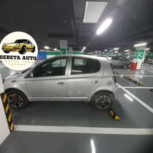 Toyota Vitz 2001 Silver