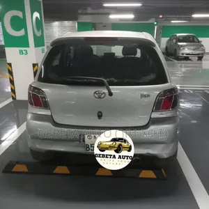 Toyota Vitz 2001 Silver