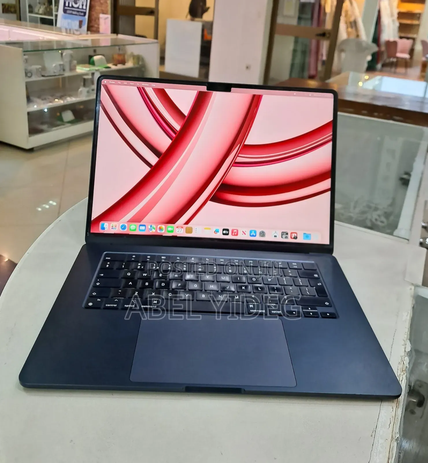 New Laptop Apple MacBook Air 2023 M2 8GB Apple M2 SSD 512GB