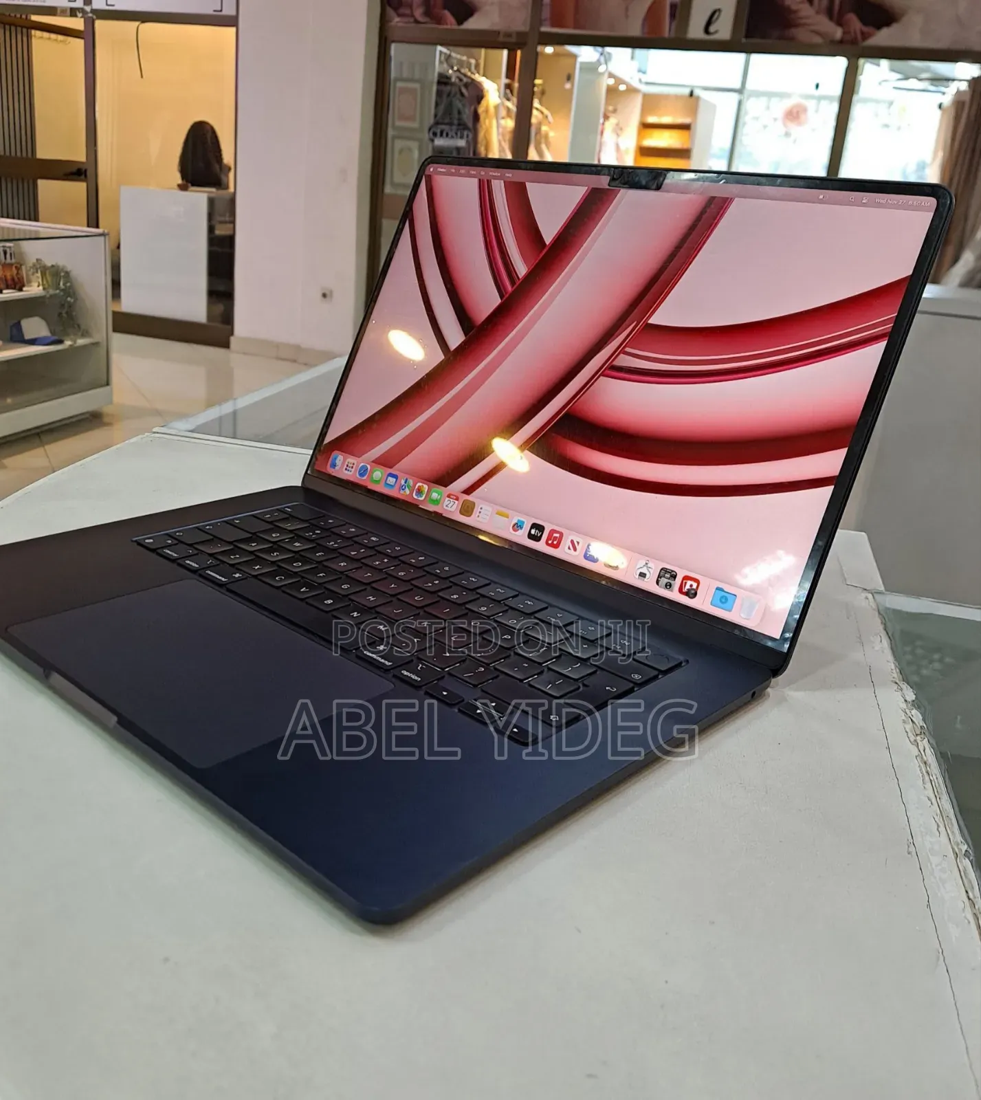 New Laptop Apple MacBook Air 2023 M2 8GB Apple M2 SSD 512GB