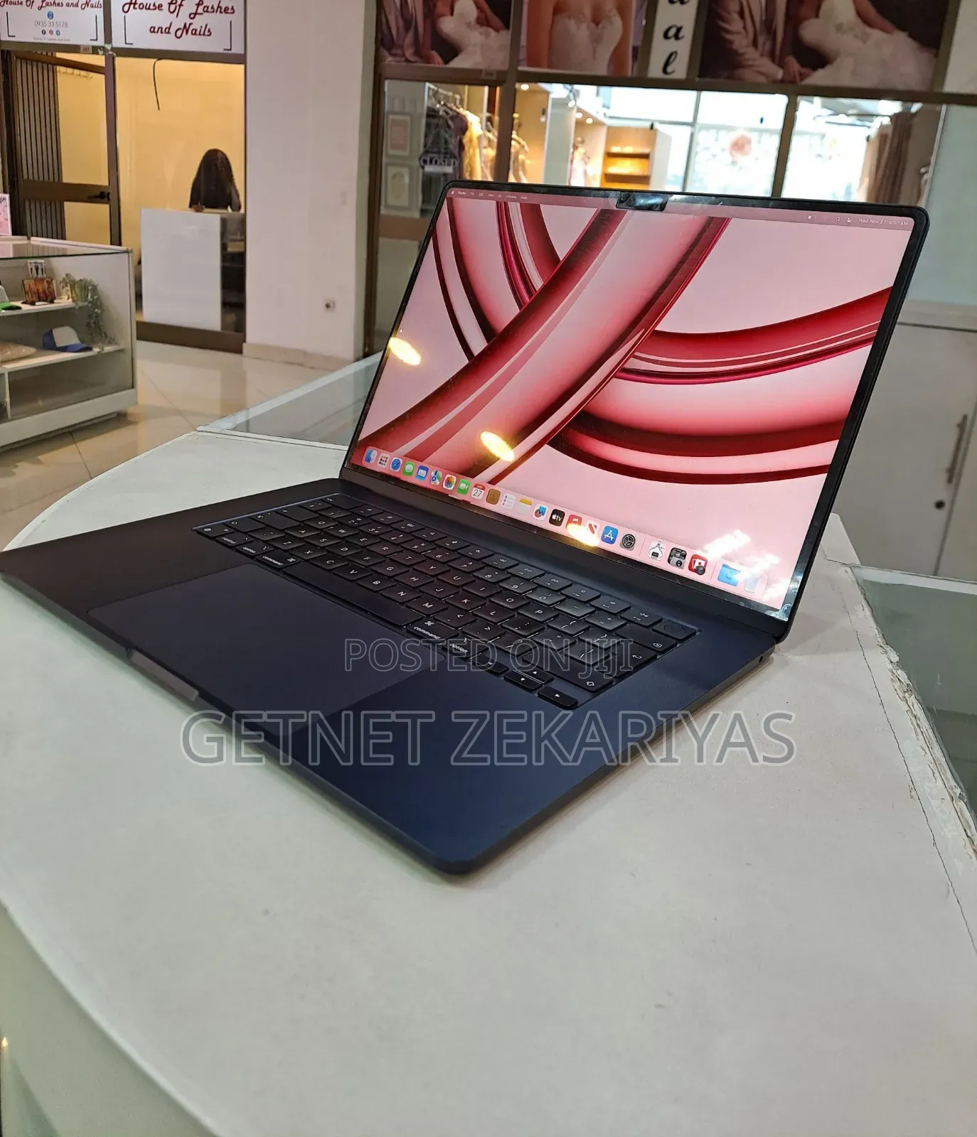 New Laptop Apple MacBook Air 2023 M2 8GB Apple M2 SSD 512GB