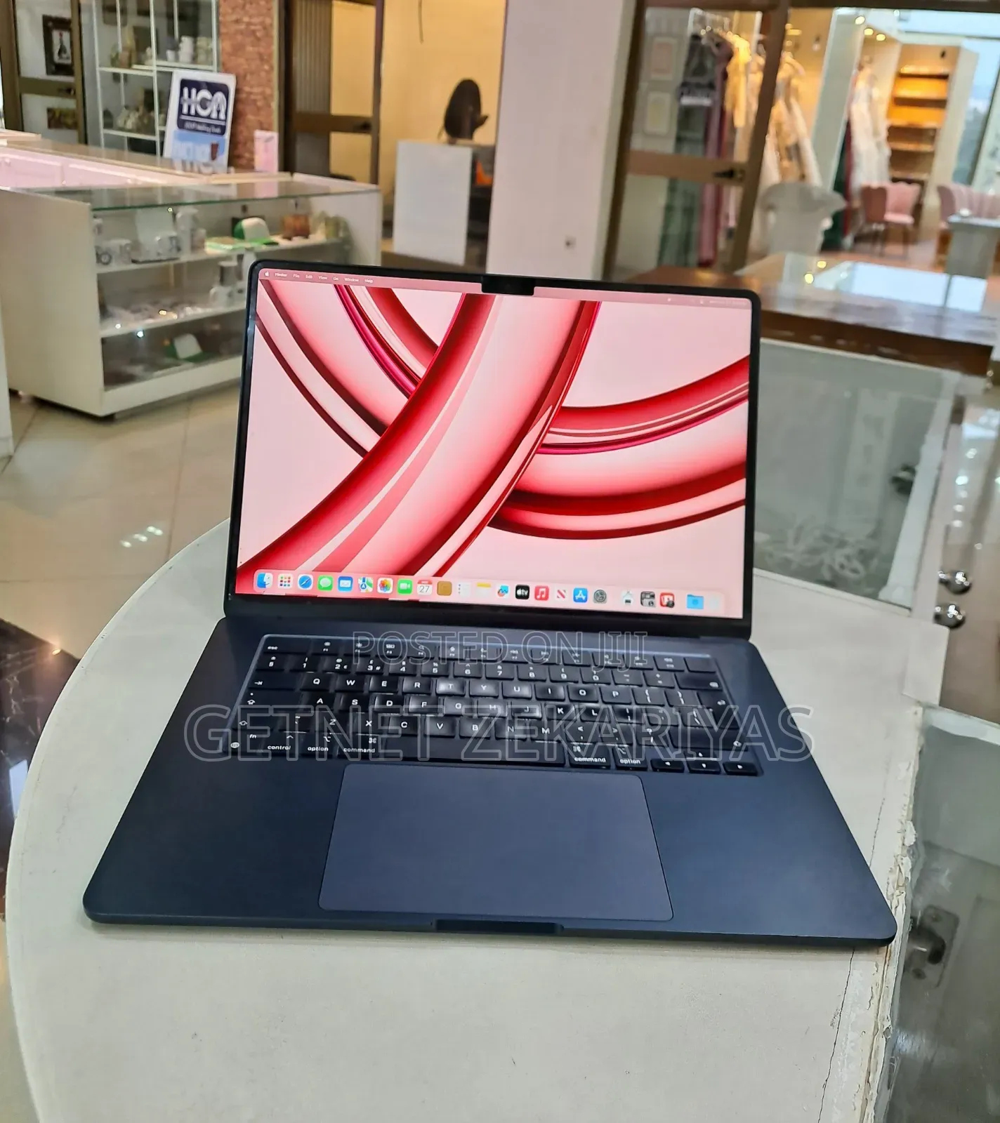 New Laptop Apple MacBook Air 2023 M2 8GB Apple M2 SSD 512GB