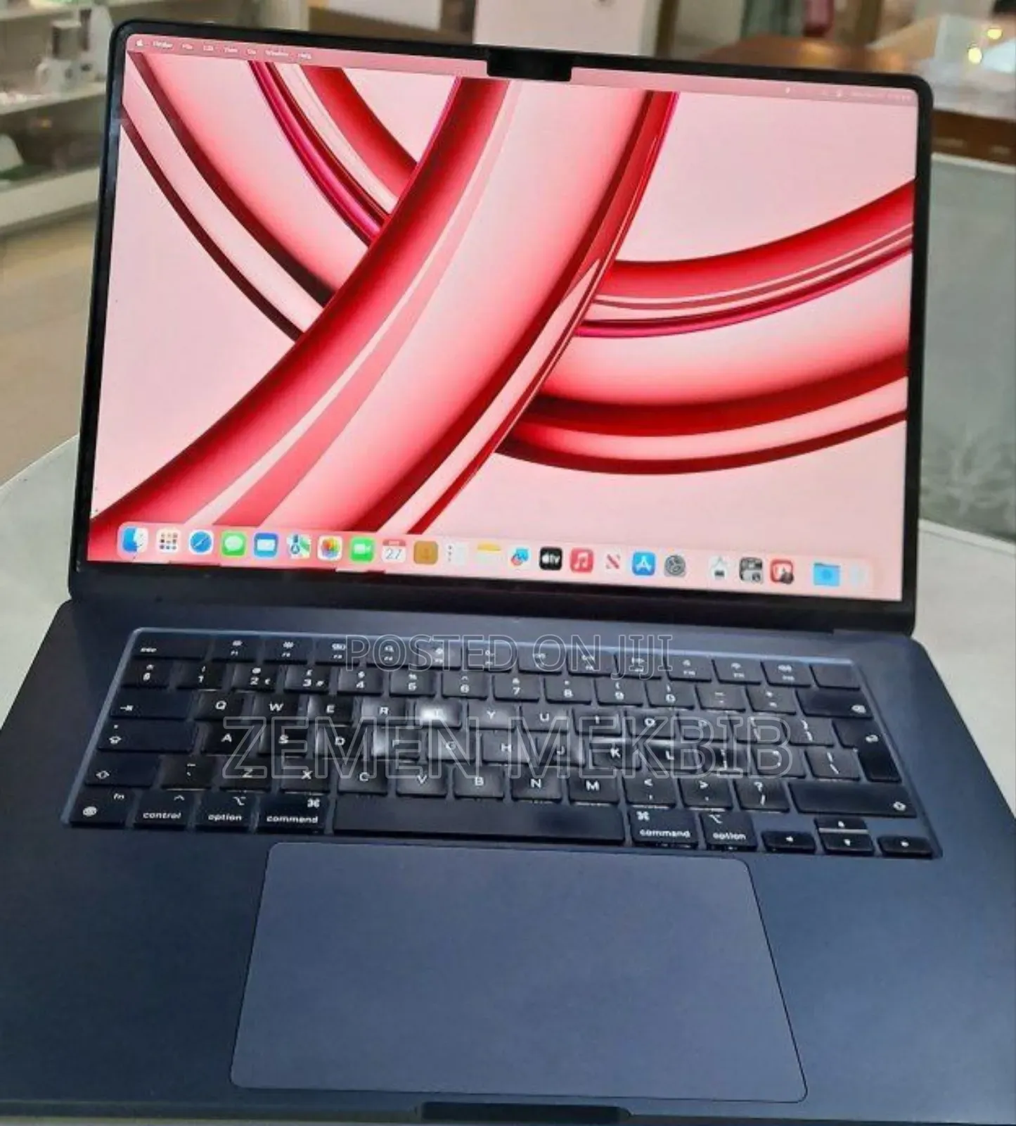 New Laptop Apple MacBook Air 2023 M2 8GB Intel Core I7 SSD 512GB