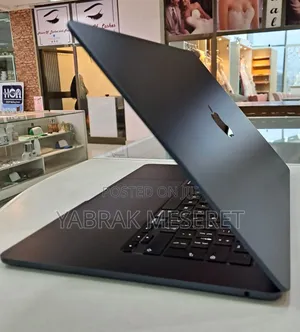 New Laptop Apple MacBook Air 2023 M2 8GB Apple M2 SSD 512GB