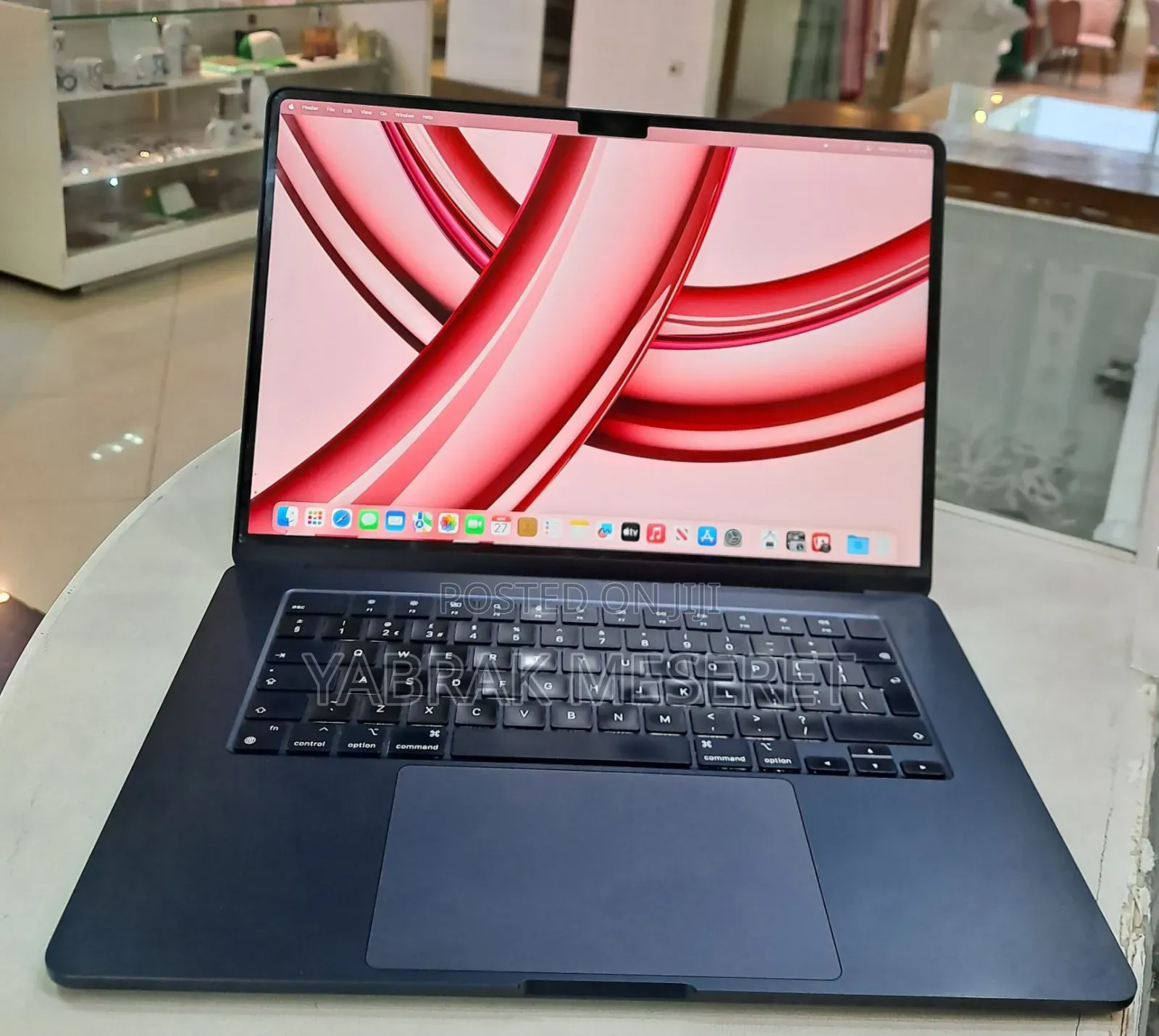 New Laptop Apple MacBook Air 2023 M2 8GB Apple M2 SSD 512GB