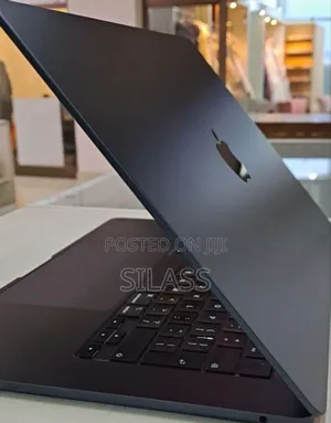 Photo - New Laptop Apple MacBook Air 2023 M2 8GB Apple M2 SSD 512GB