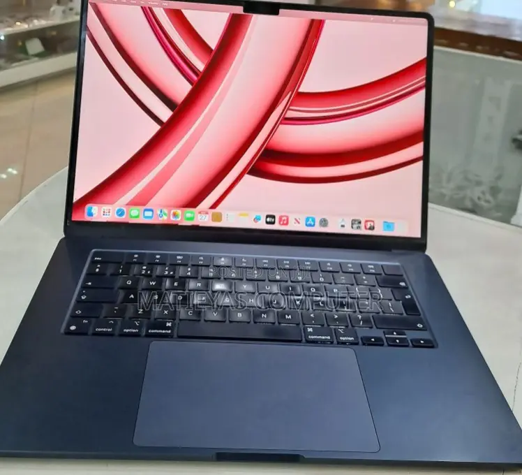 New Laptop Apple MacBook Air 2023 M2 8GB Apple M2 SSD 512GB