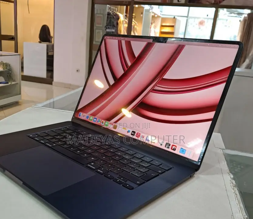 New Laptop Apple MacBook Air 2023 M2 8GB Apple M2 SSD 512GB