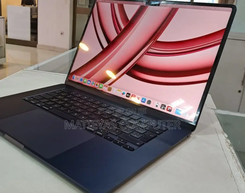 New Laptop Apple MacBook Air 2023 M2 8GB Apple M2 SSD 512GB