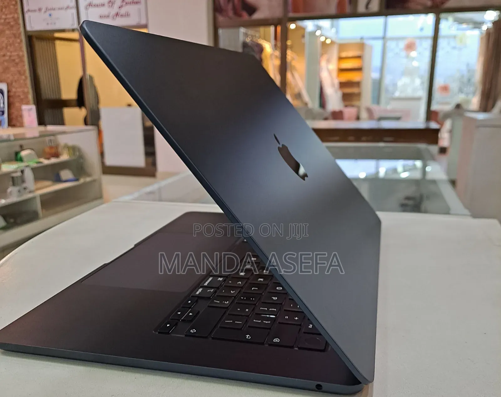 New Laptop Apple MacBook Air 2023 M2 8GB Apple M2 SSD 512GB