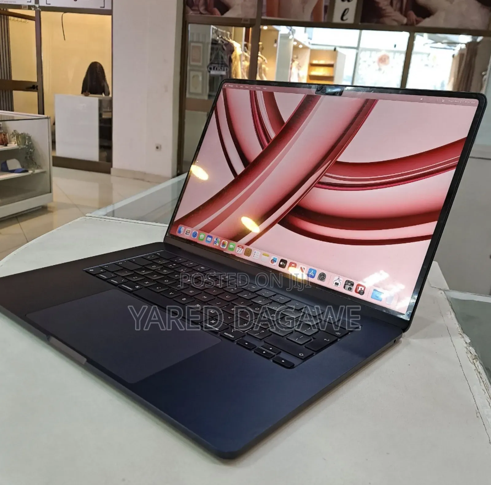 New Laptop Apple MacBook Air 2022 M2 8GB Apple M3 SSD 512GB