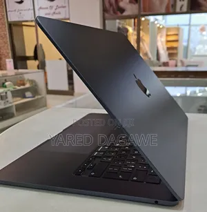 New Laptop Apple MacBook Air 2022 M2 8GB Apple M3 SSD 512GB