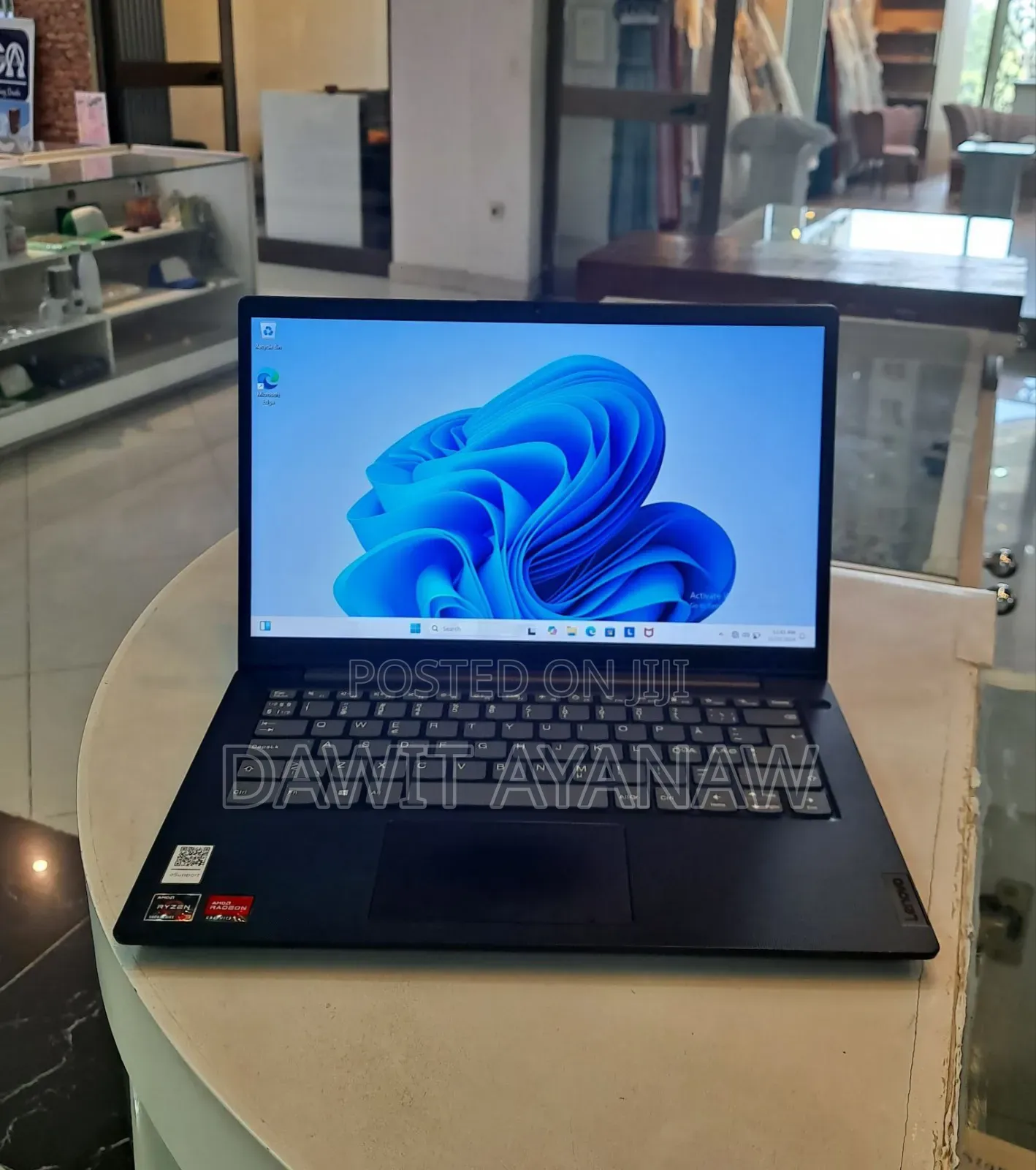 New Laptop Lenovo 8GB SSD 256GB