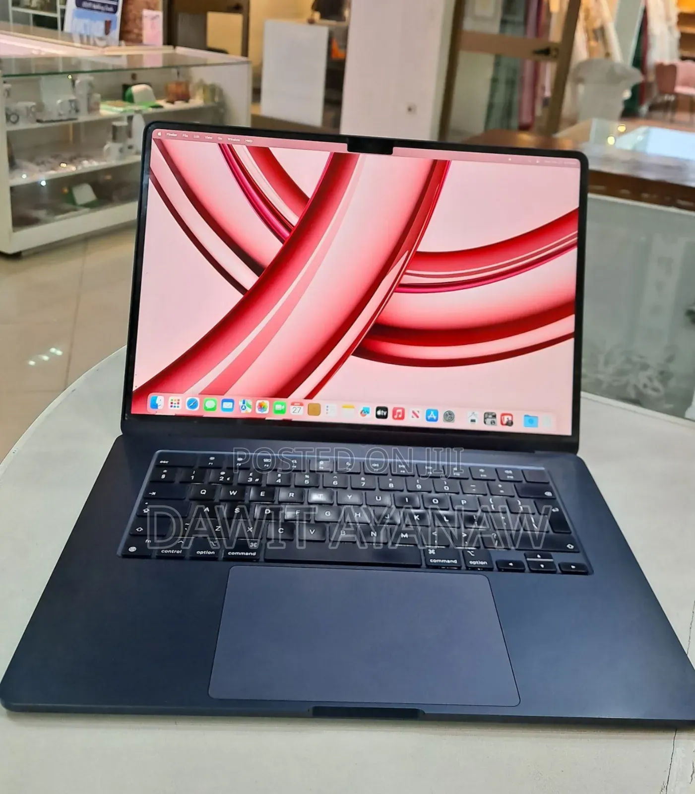 New Laptop Apple MacBook Air 2022 M2 8GB Apple M2 SSD 512GB