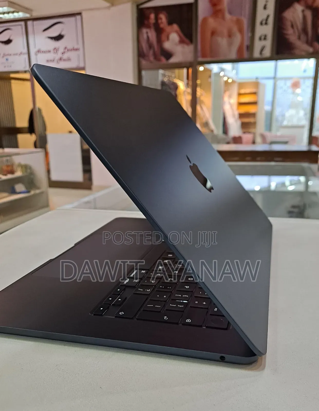 New Laptop Apple MacBook Air 2022 M2 8GB Apple M2 SSD 512GB