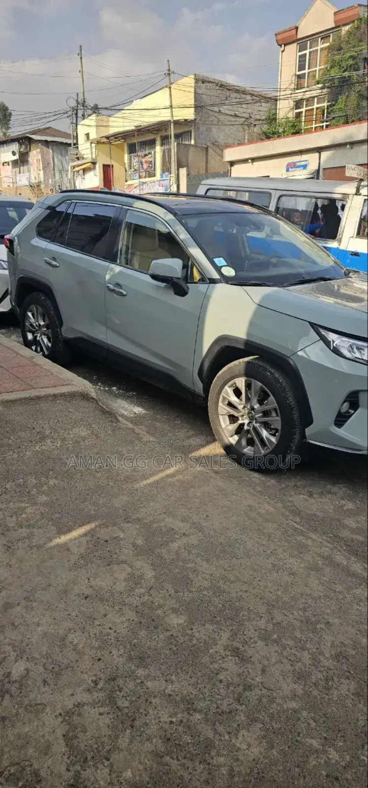 Toyota RAV4 2022 Green